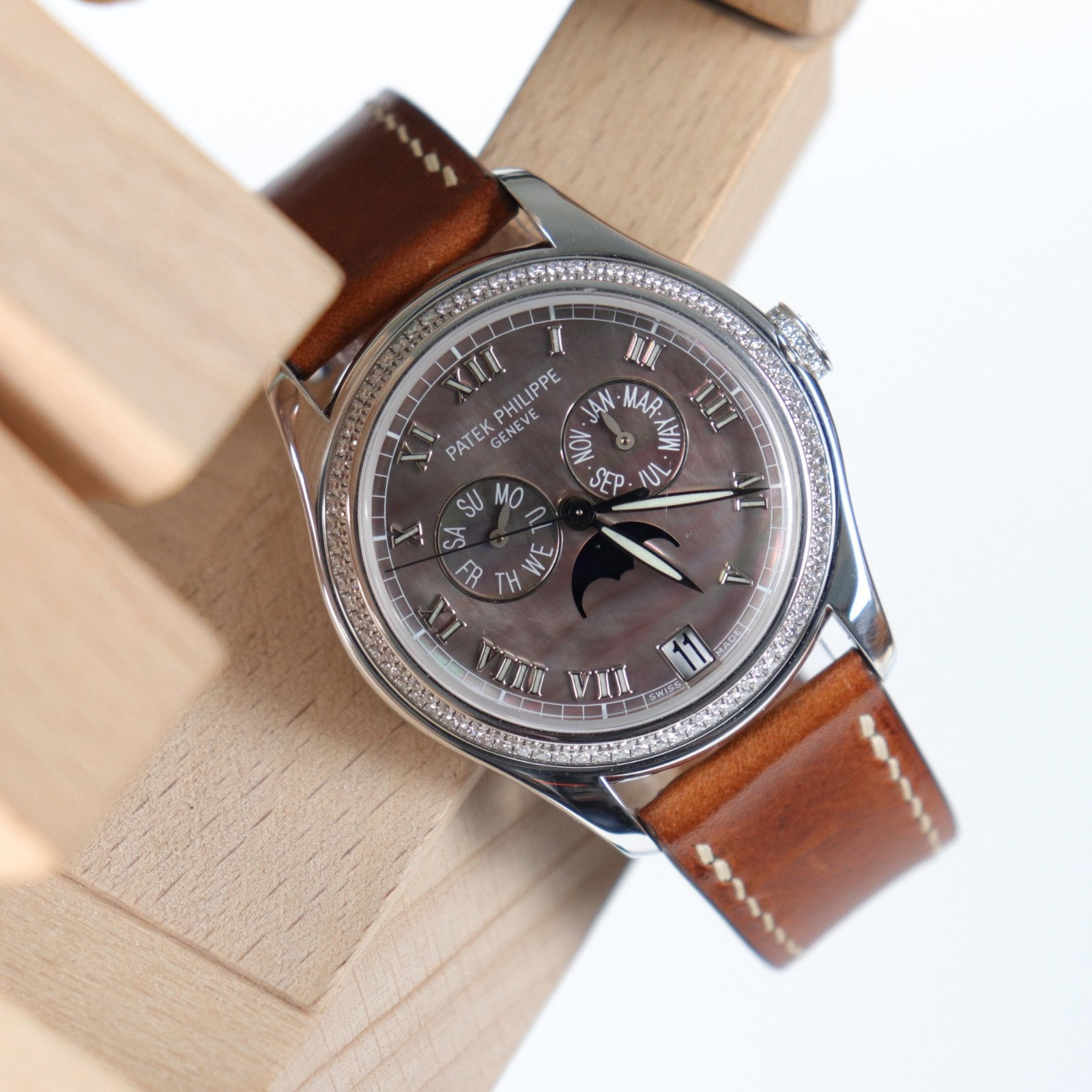 Patek Philippe Complications Ref. 4936G-001