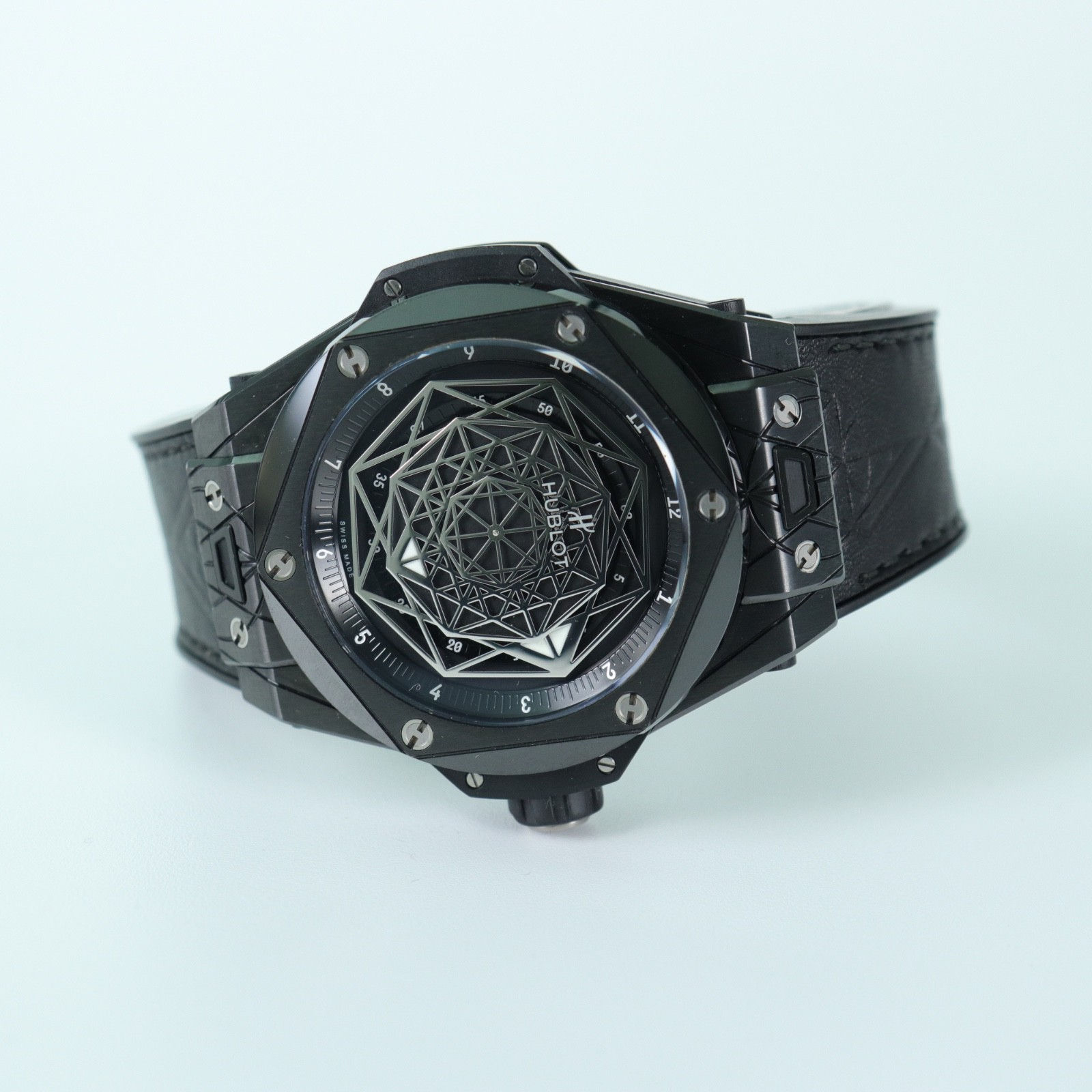 Hublot Big Bang Sang Bleu Black Magic Ref. 415.CX.1112.VR.MXM18