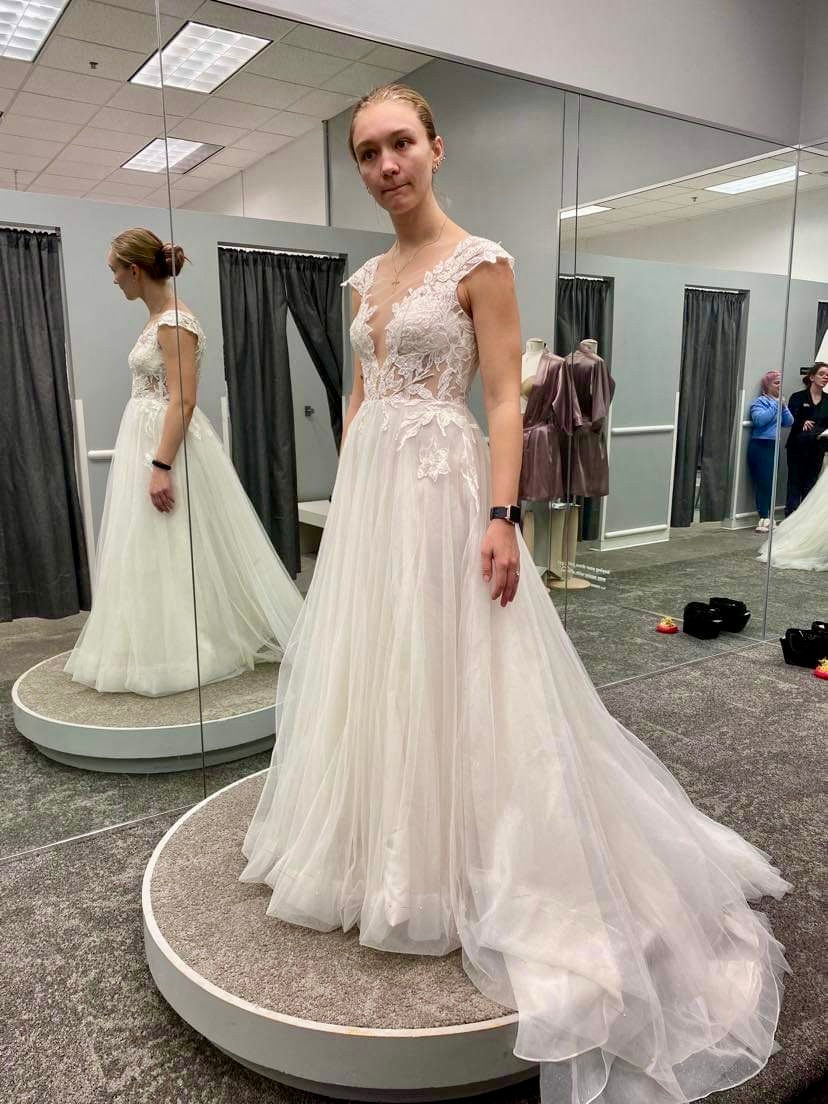 Hemming and bustle