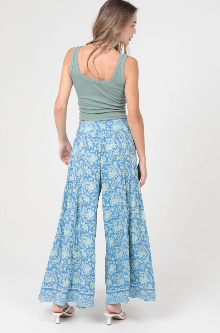 Thumbnail: Tie Waist Tier Wide Leg Printed Pants