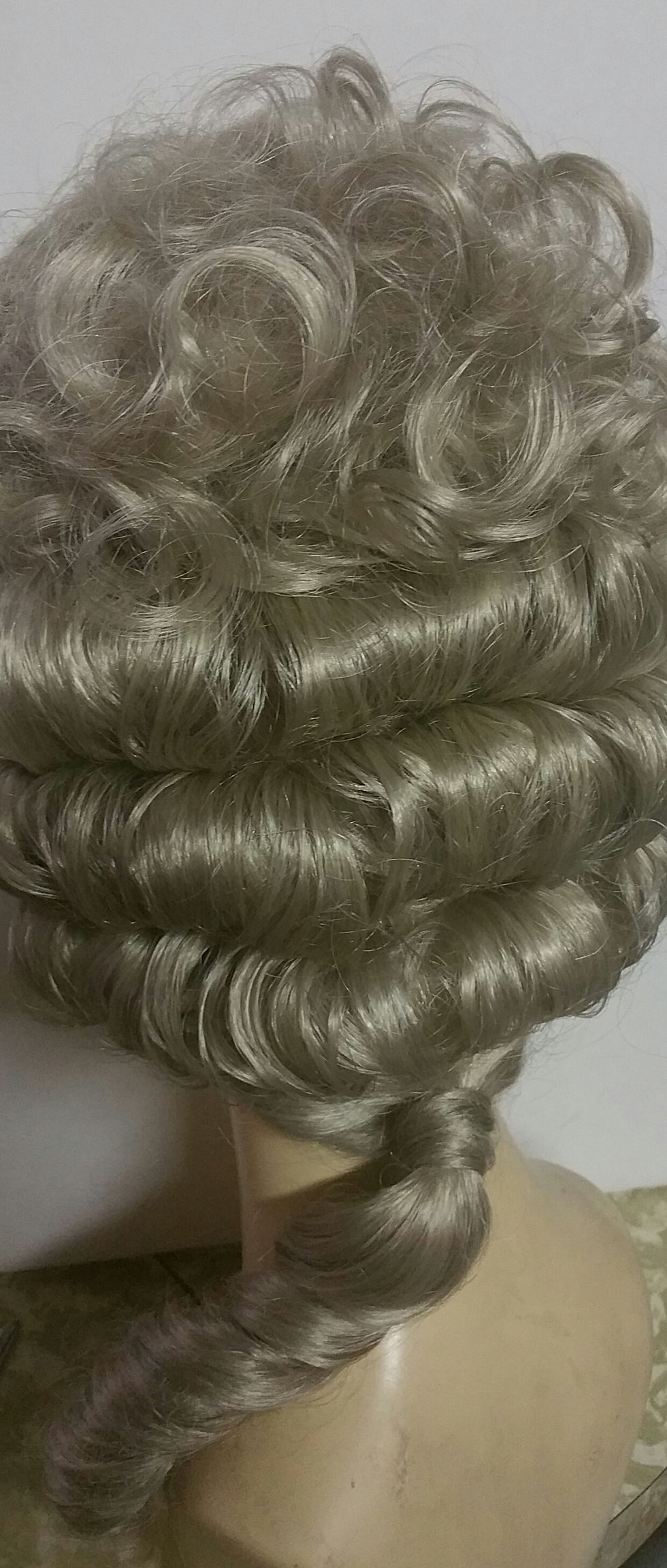 Thumbnail: Von Fersen male or female wig