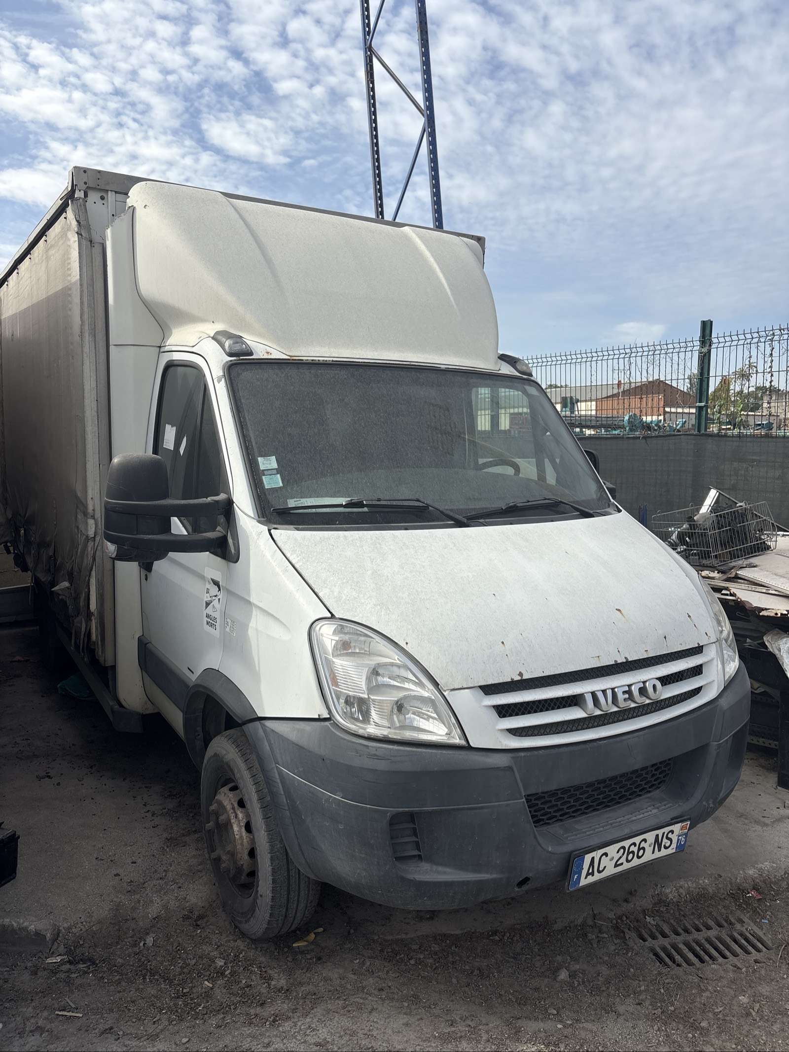 Camionnette caisse Iveco Daily