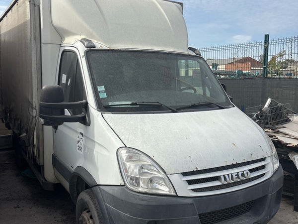 Camionnette caisse Iveco Daily