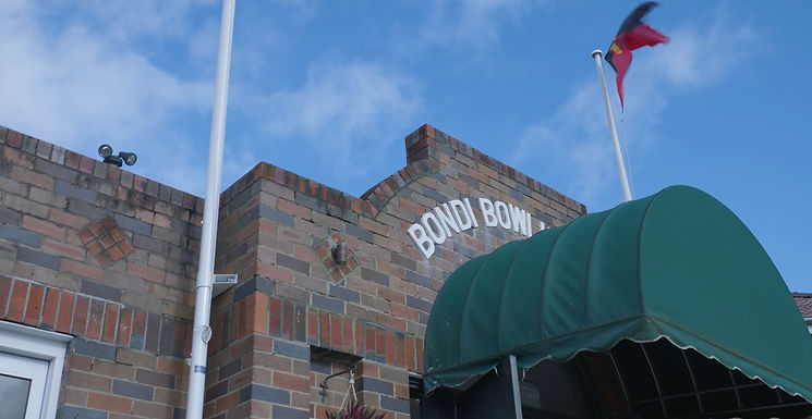 bondi bowling club entrance sign