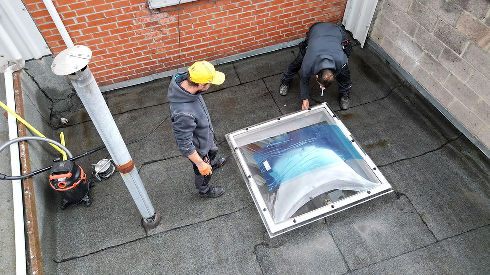 Nettoyage complet de toiture et remplacement de coupole à Liège