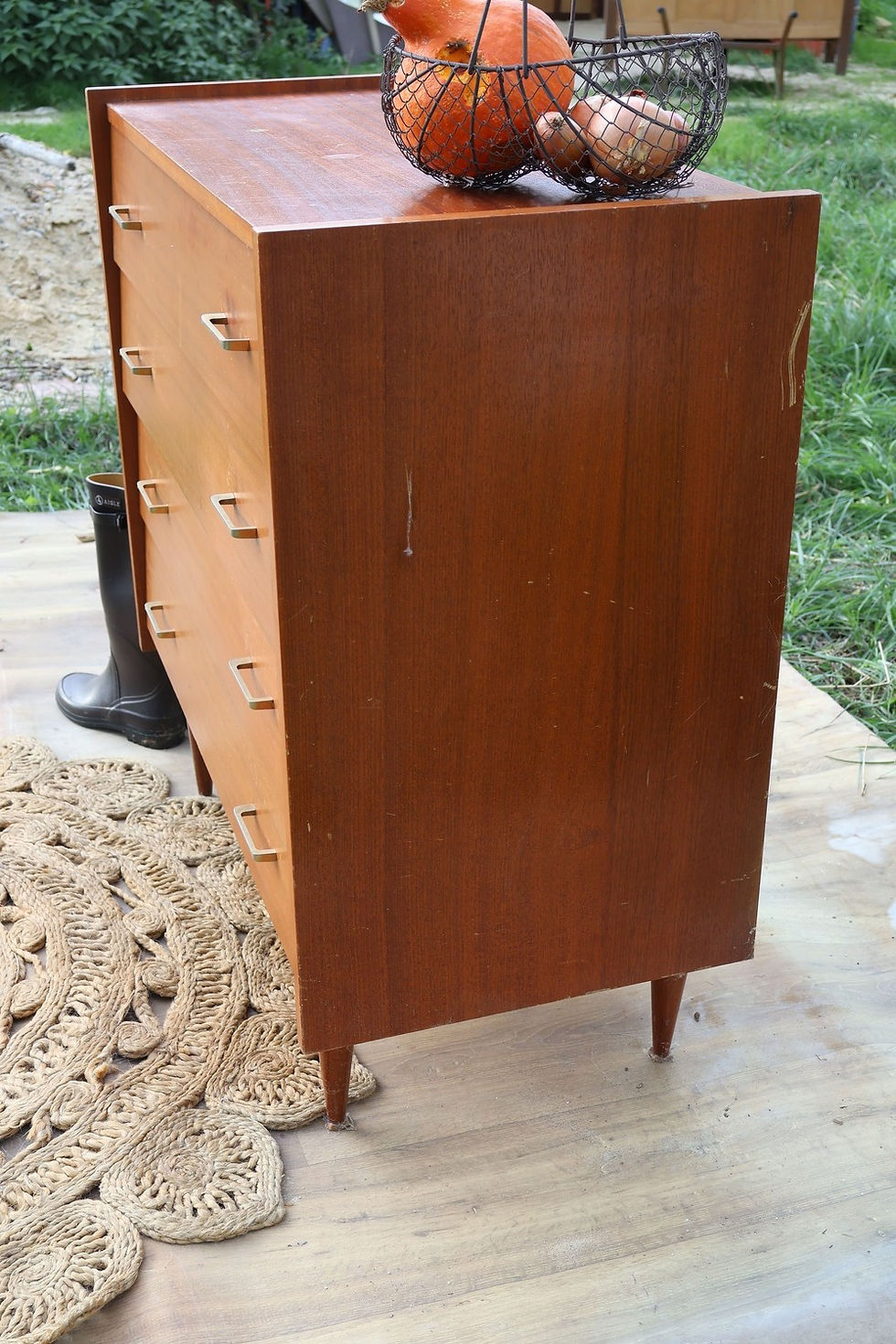 Miniature : Commode ancienne pieds baguettes