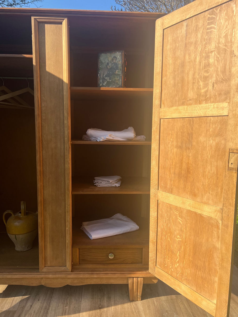 Miniature : Armoire penderie minimaliste en chêne