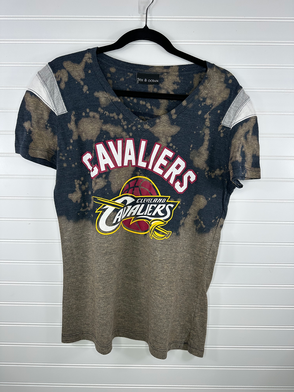 Cavaliers graphic V-neck, navy with bleach splatter 