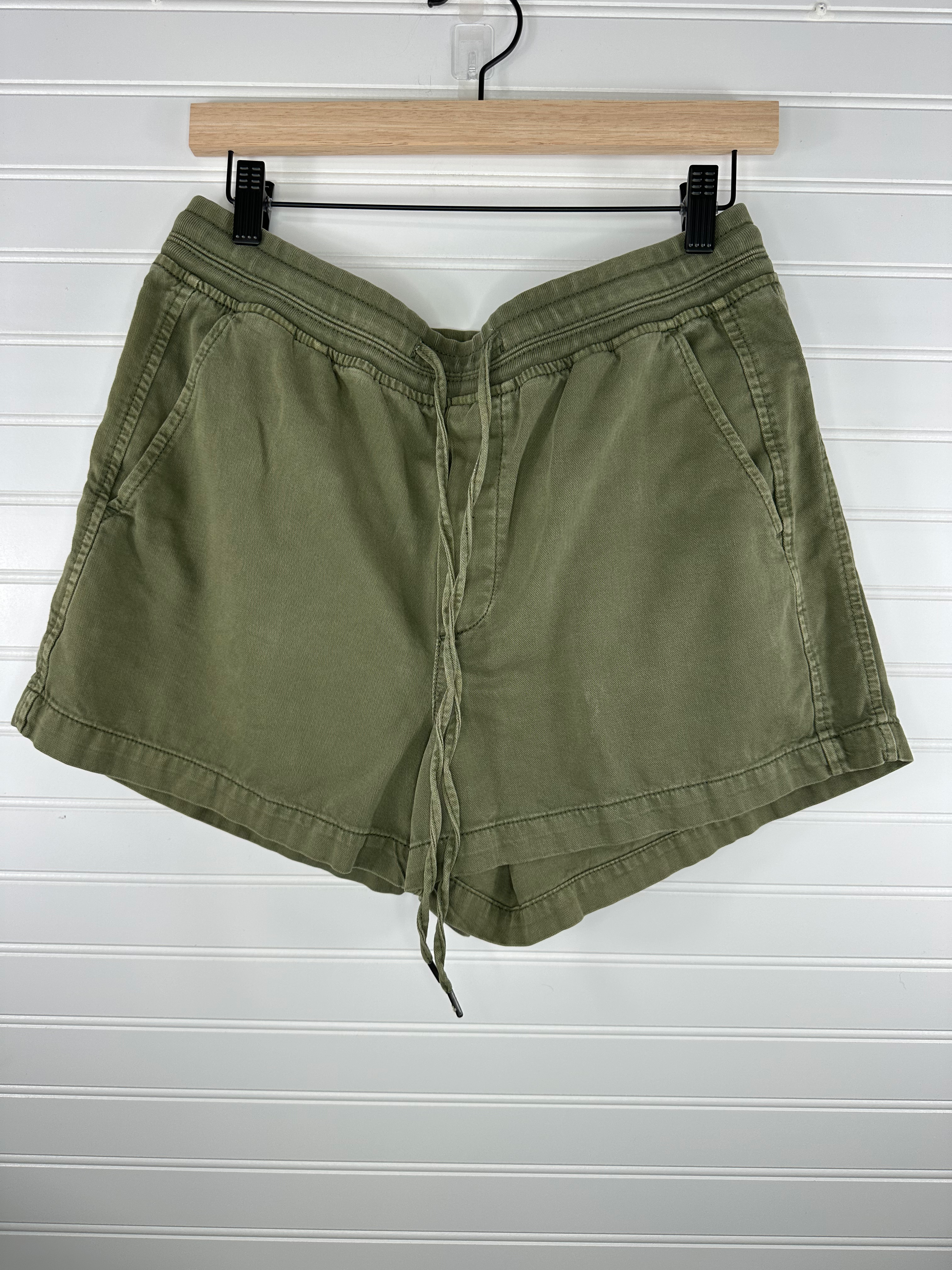 Medium Gap Green Khaki Short