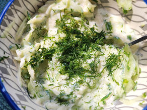 TZATZIKI SOS SA DOMAĆIM SOJA JOGURTOM