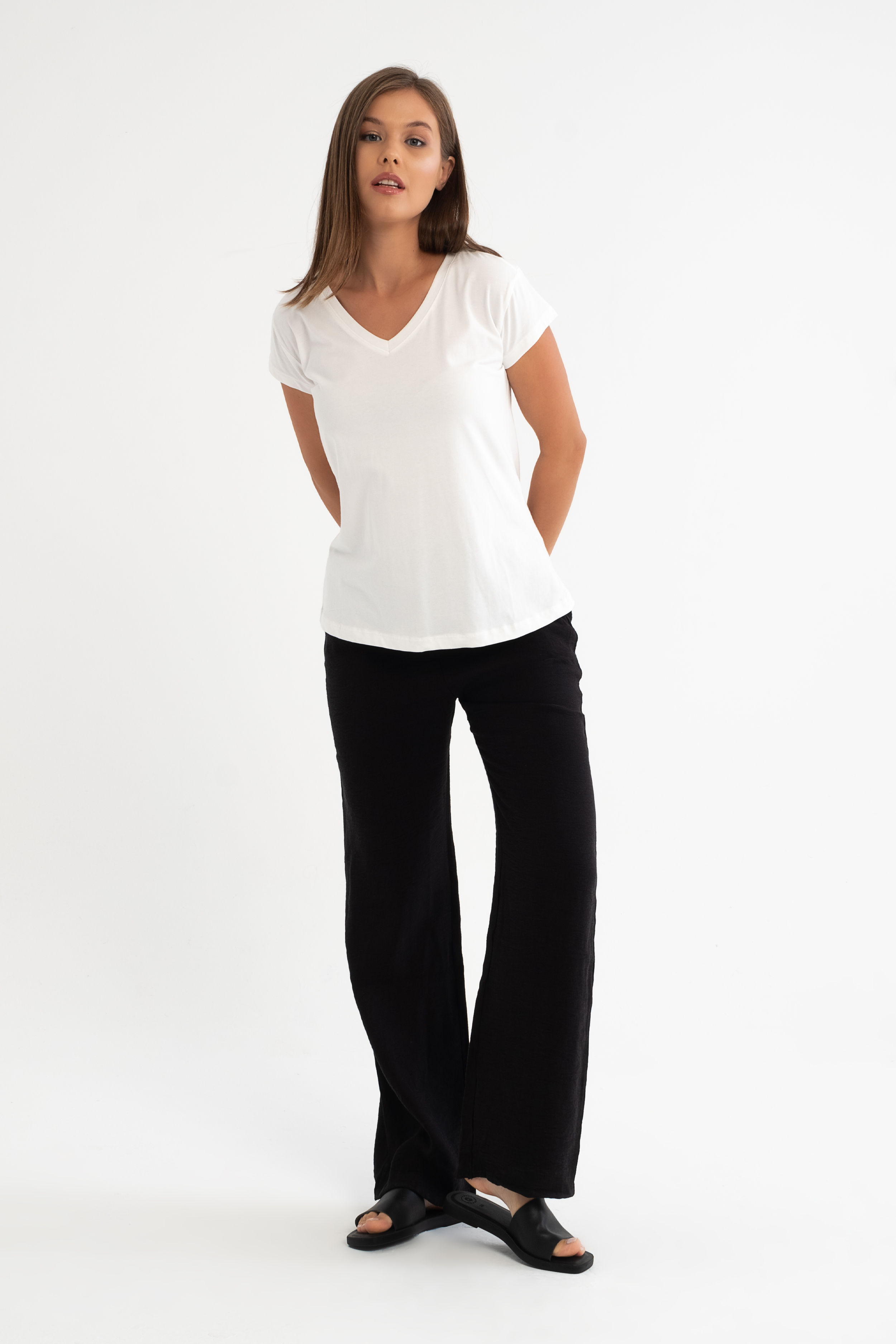 Kadın Pamuklu Yumuşak Dokulu Likralı Esnek Kumaş Basic V Yaka T-shirt