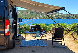 Stepplatz für unseren Adria Twin 604 SGX am Meer in Sardinien