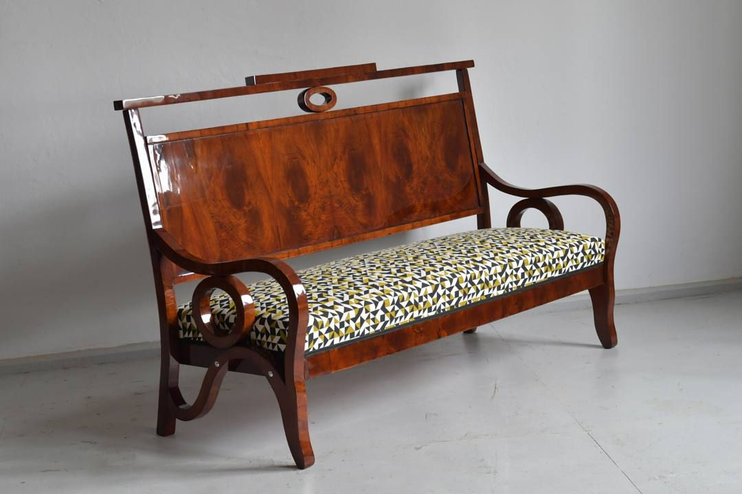4. Sofa Art deco