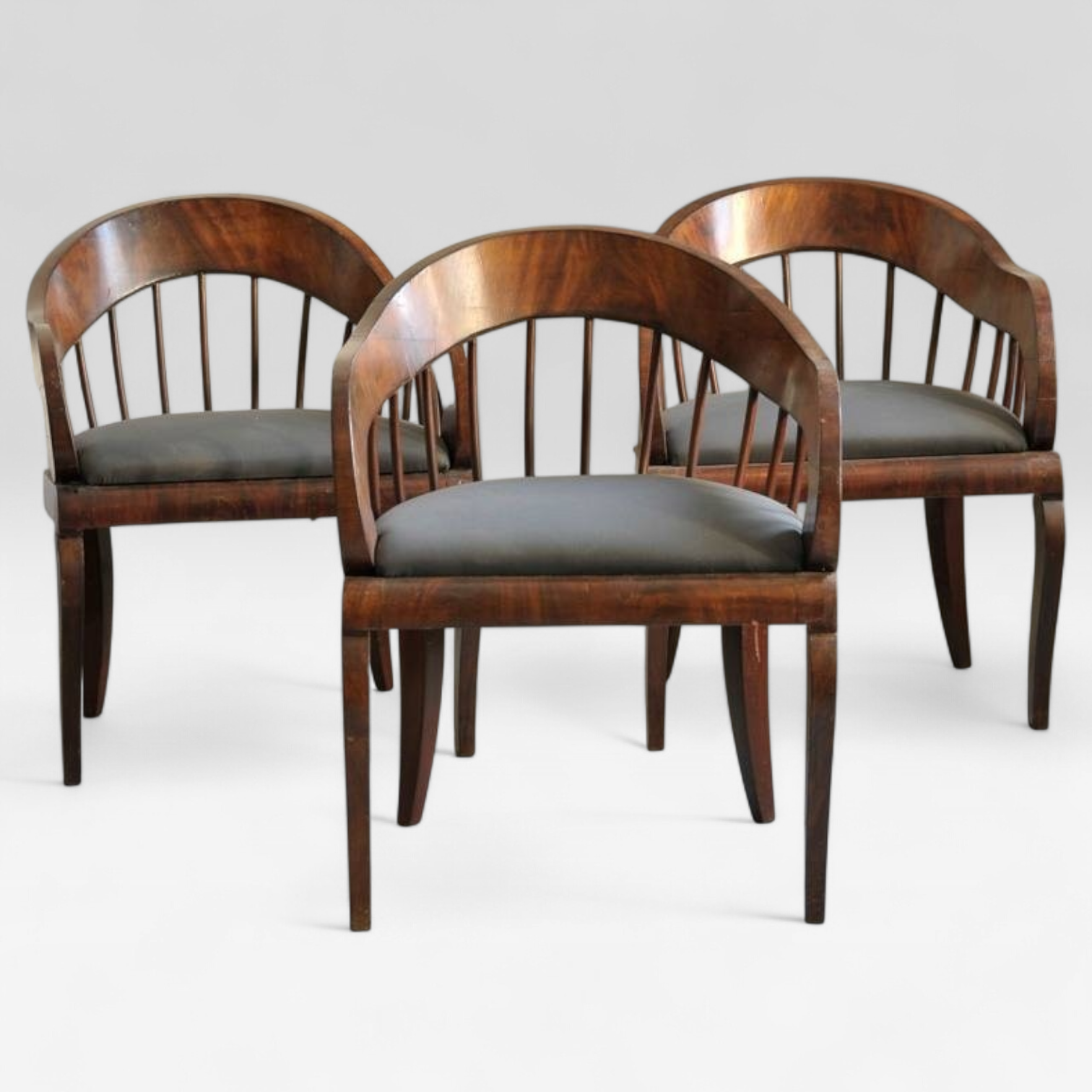 39. Fotele biedermeier