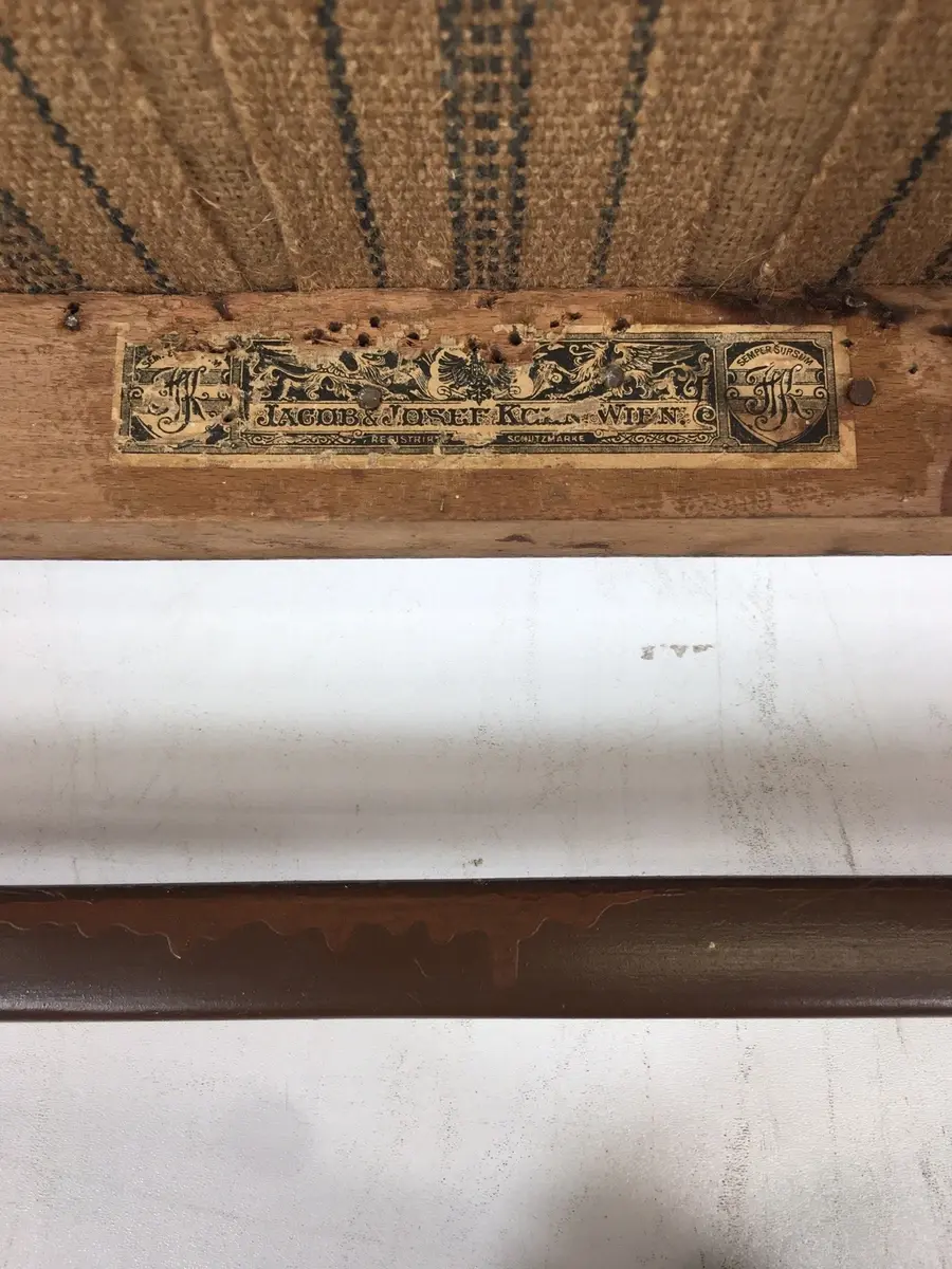 Miniatura: 176. Sofa  Wiedeń  około 1902 roku