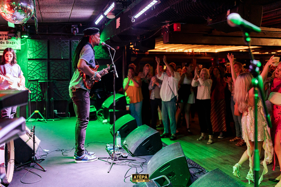 Omari Banks Live at Stephen Talkhouse – Amagansett, NY, photo 4 — Atèpá Media