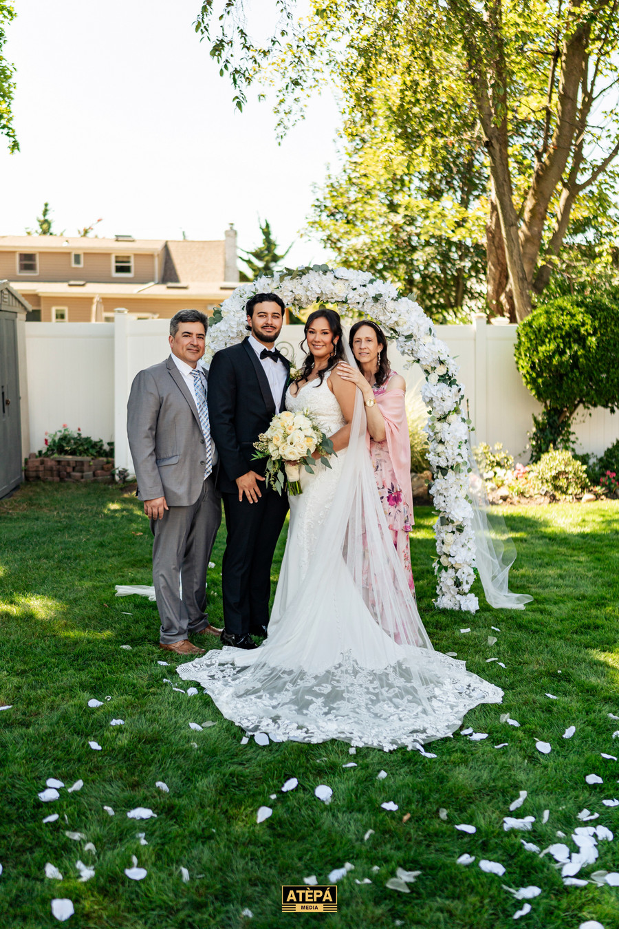 Nicholas Bizzarro – Home Wedding, photo 40 — At&egrave;p&aacute; Media