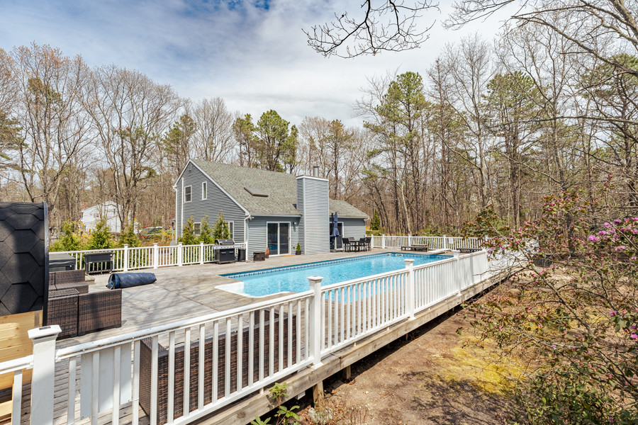 Modern Rental Property with Drone – Manorville, NY, photo 3 — Atèpá Media