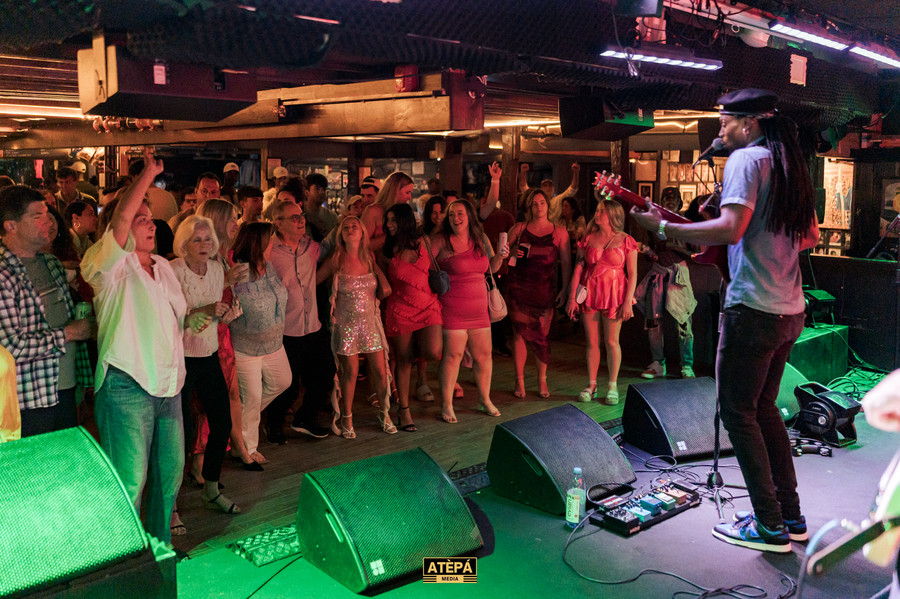 Omari Banks Live at Stephen Talkhouse – Amagansett, NY, photo 3 — Atèpá Media