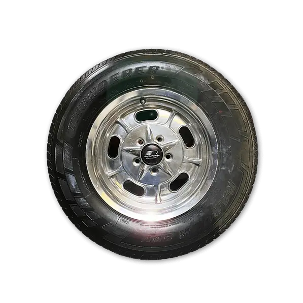 Tire_Dressing_Shadow_and_Shine_a6c4d062-5d3d-4b3c-a82c-9d22996e9a6e.webp