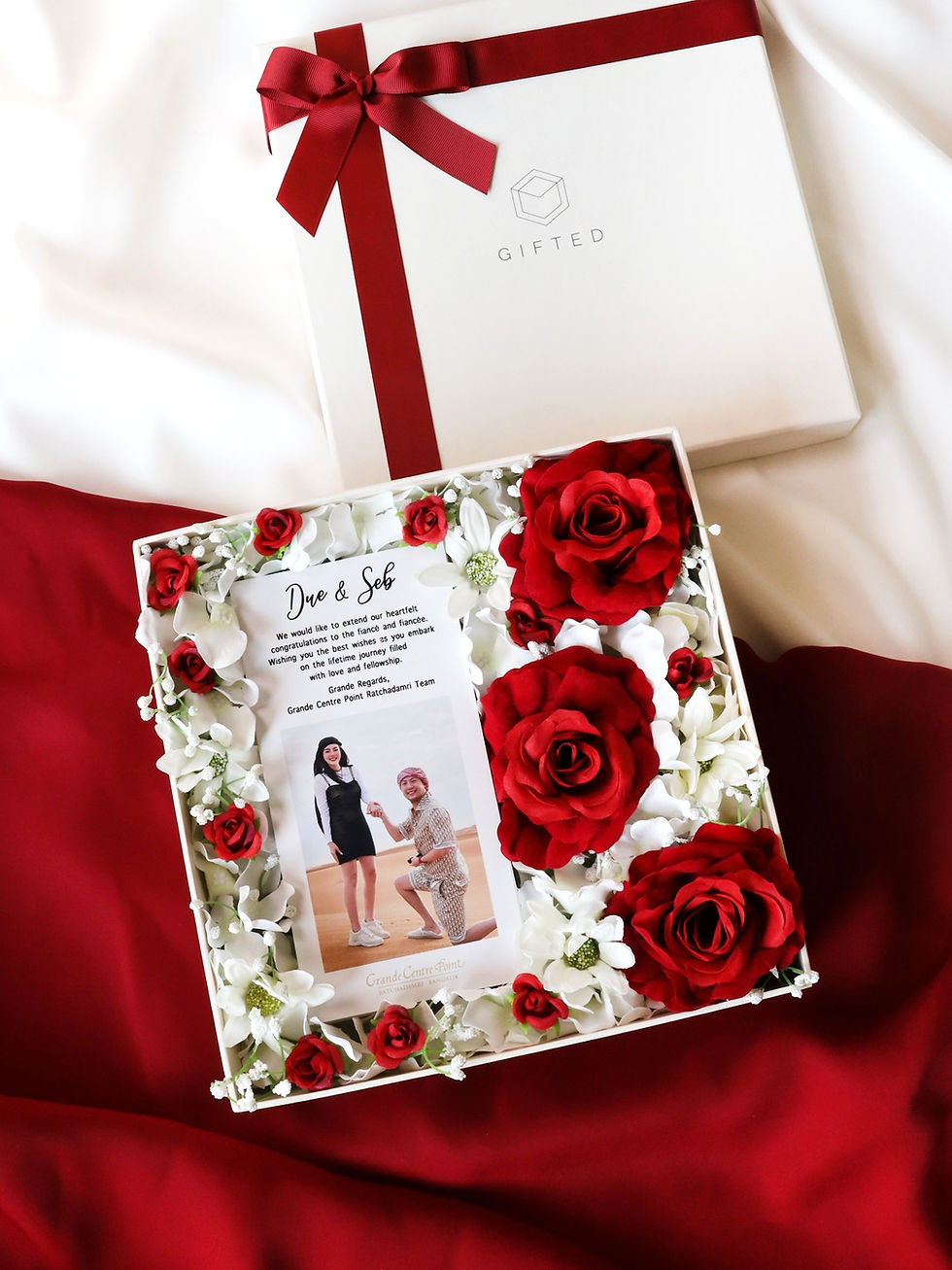 Thumbnail: กล่องดอกไม้ประดิษฐ์ แต่งงาน