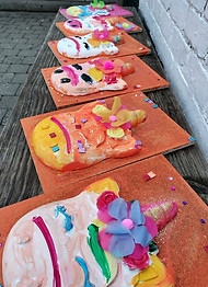 FEEST OP LOCATIE gipsfiguur xx.jpg