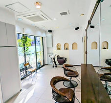 美容院コクーン店内