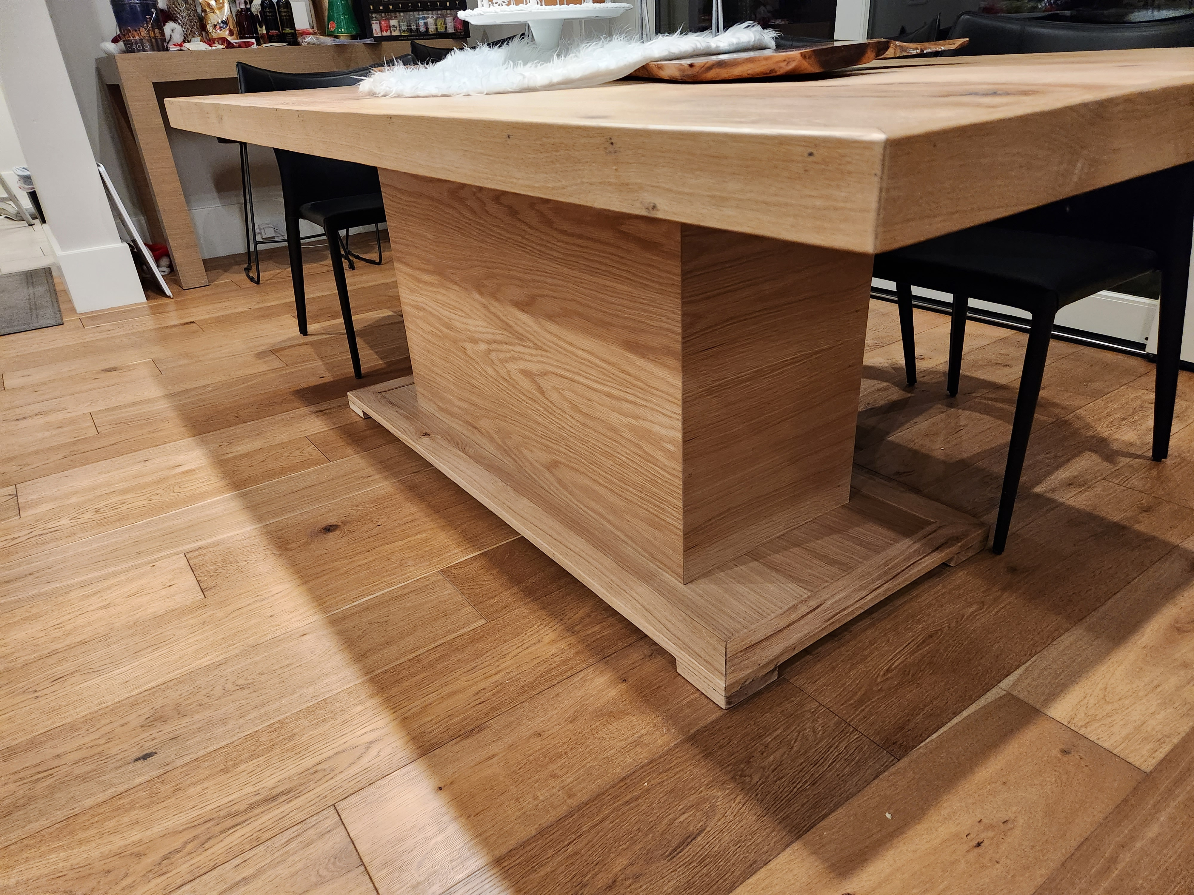 Modern Pedestal table