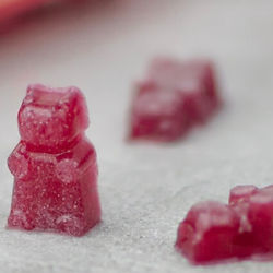 Selbst gemachte Fruchtgummis aus natürlichen Zutaten im Kräuterworkshop in Tirol