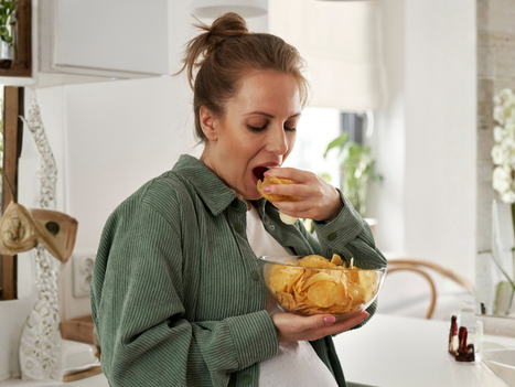 Warum esse ich, obwohl ich keinen Hunger habe? Erfahre, wie du wieder lernst, auf deinen Körper zu hören