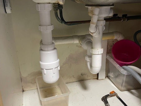 Kitchen waste outlet