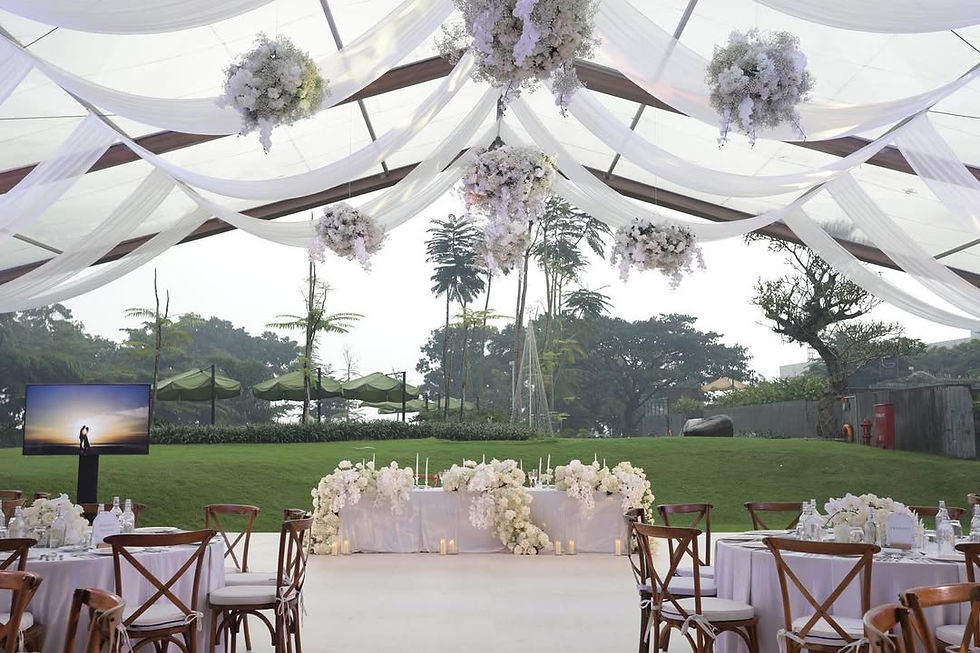 Foto via Royal Tulip Gunung Geulis Wedding