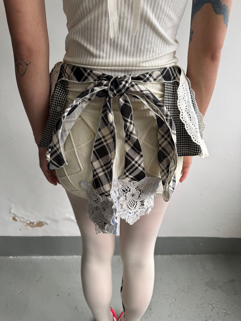 Thumbnail: maid apron