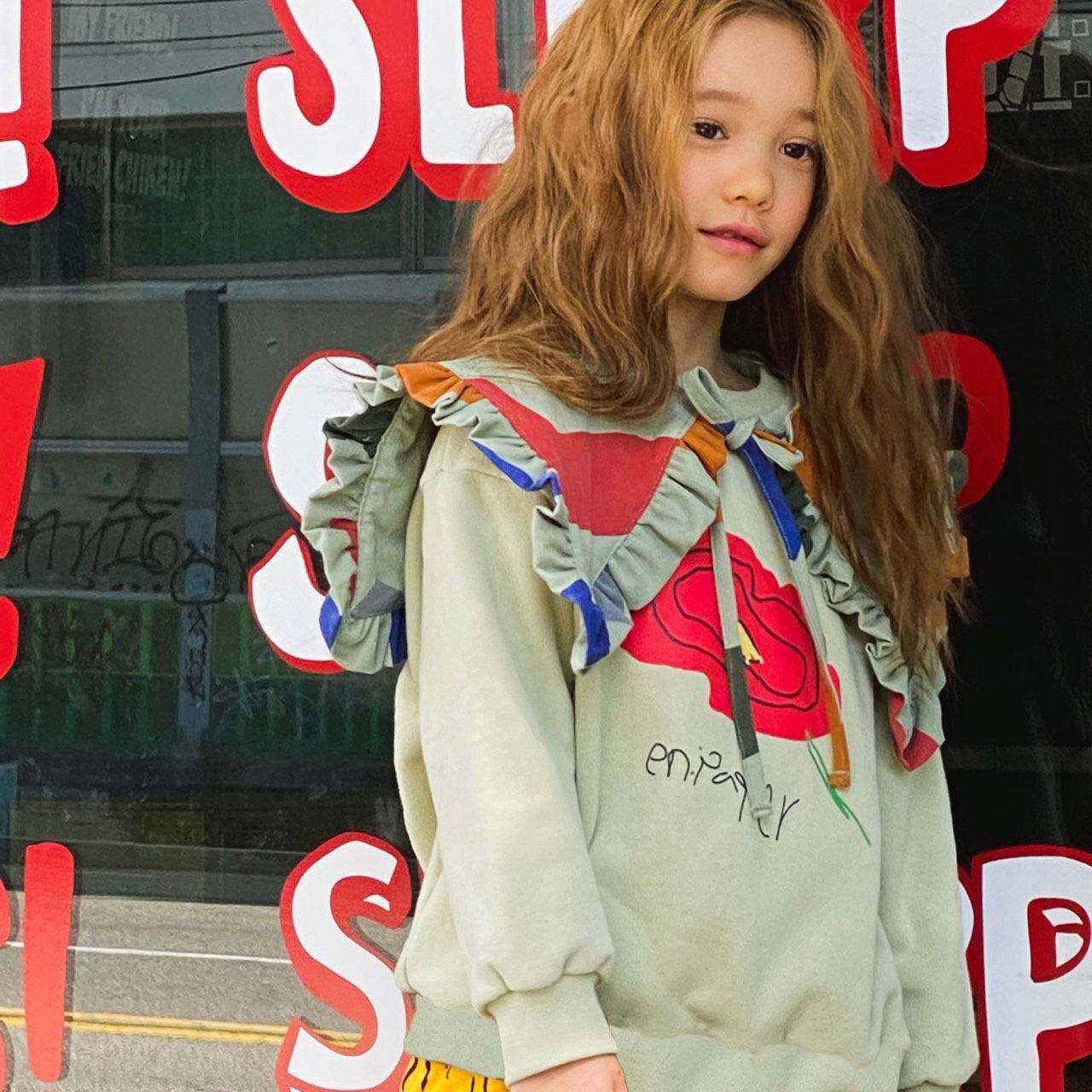 En:Paper - Arket Collar