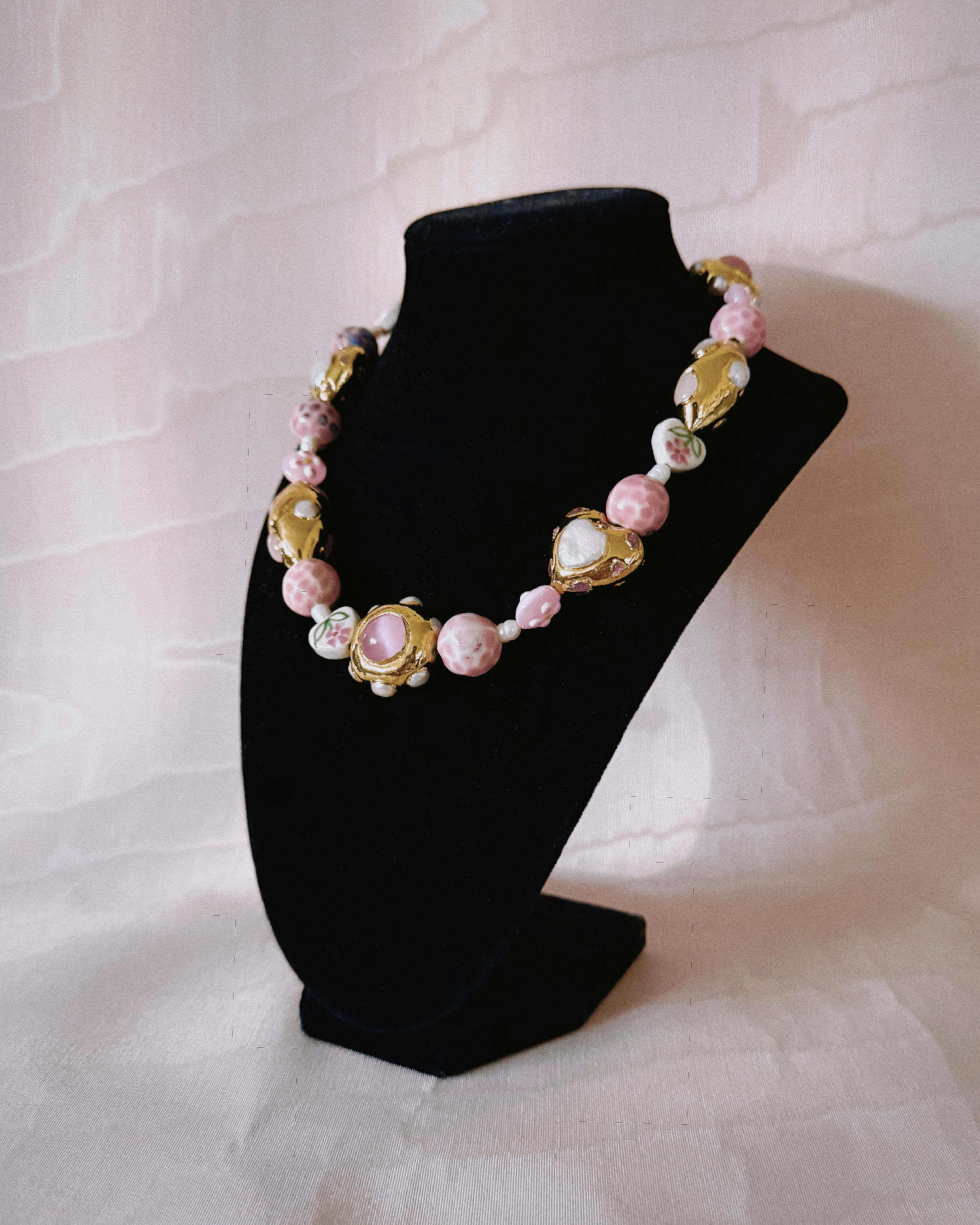 PINK LESLIE NECKLACE
