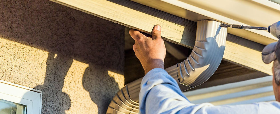 628b9e136f9af37a2498096b_Gutter Repair 1600x900-min.jpg