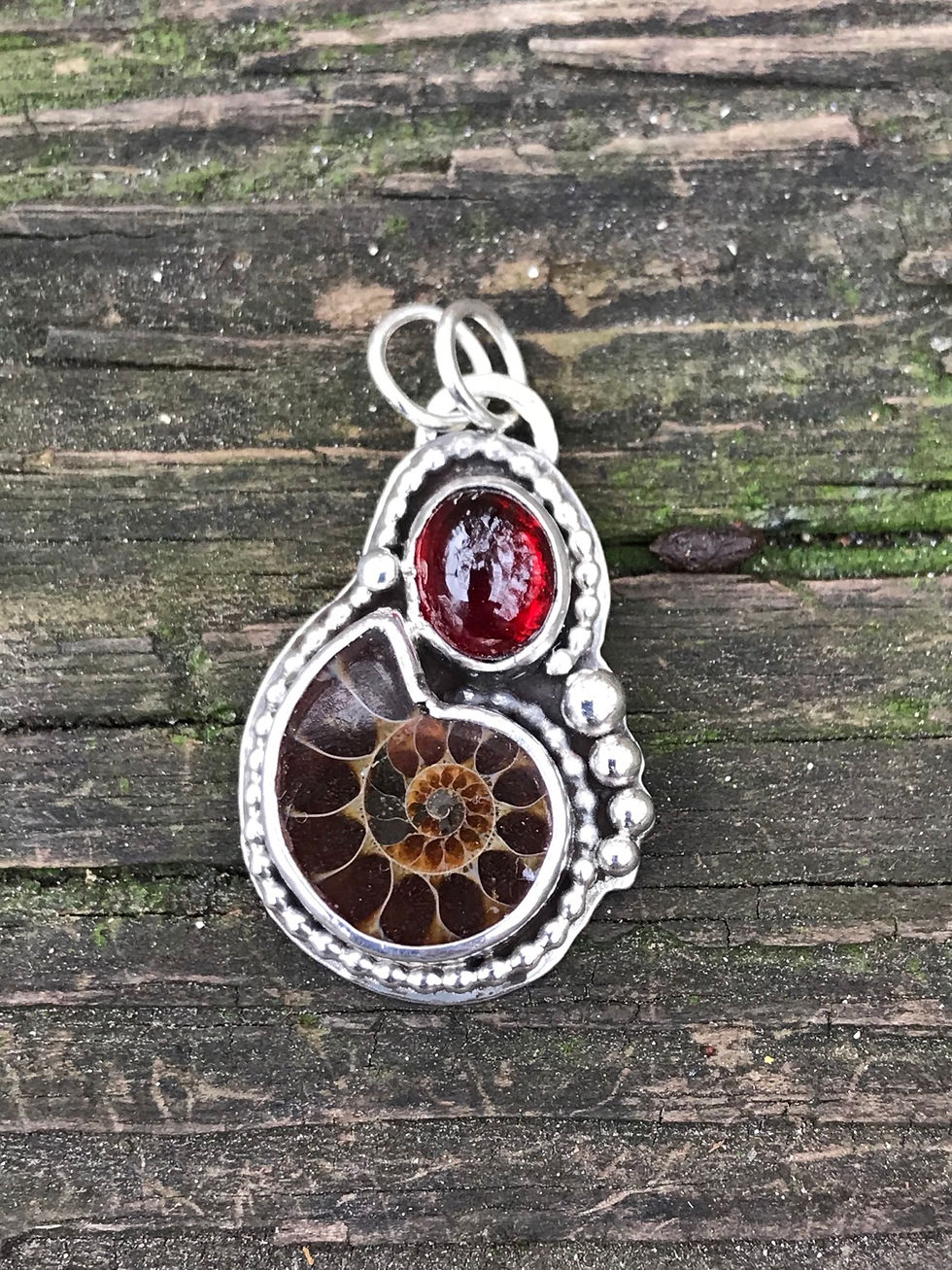 Thumbnail: Garnet & Ammolite 