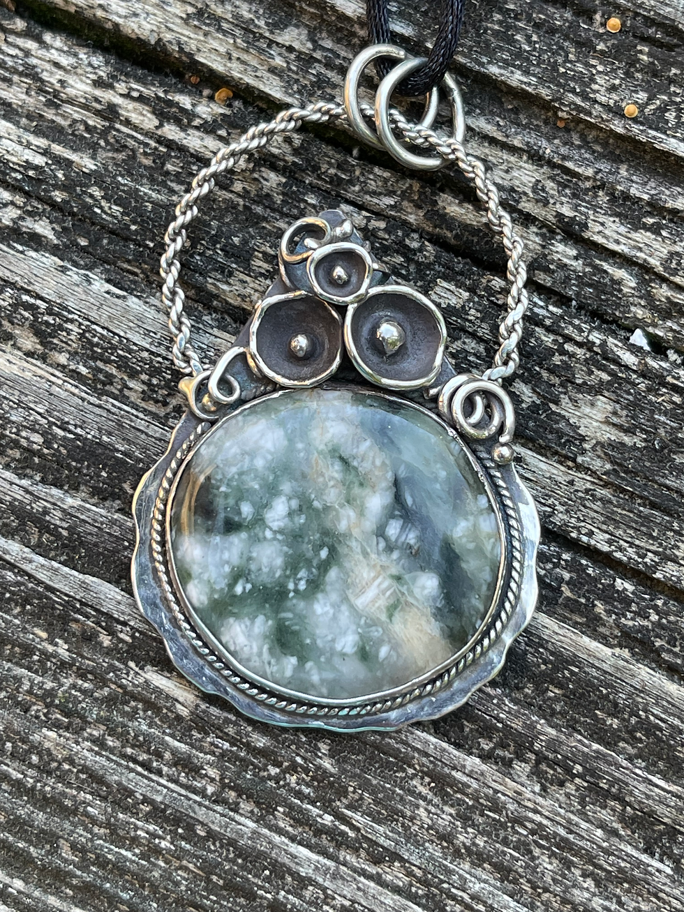 Thumbnail: Romantic Garden Pendant