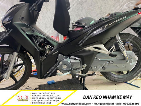 Tăng cường độ bám và tính thẩm mỹ với mẫu dán keo nhám xe máy hot nhất hiện nay!