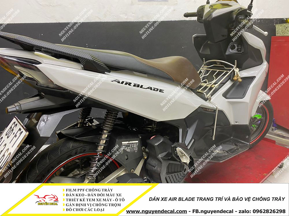 Dán xe Air Blade trang trí vào bảo vệ