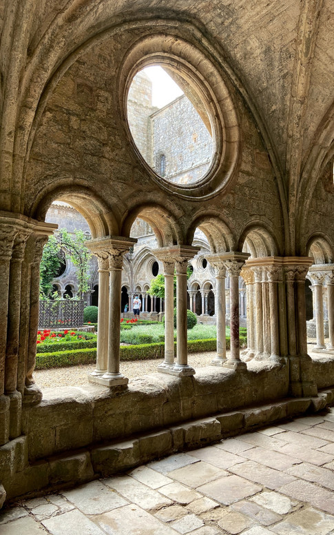 Cloitre de l'abbaye de Fontfroide