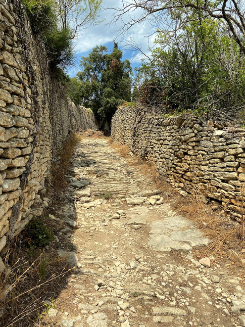 Gordes, étape dans le Luberon