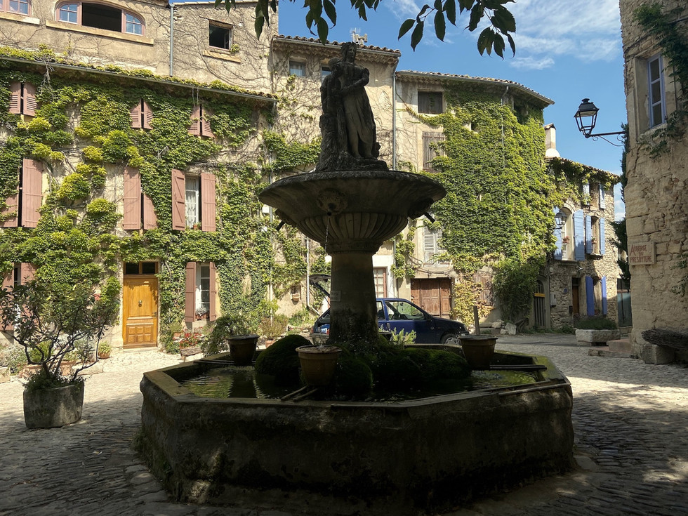 Etape à Saigon dans le Luberon