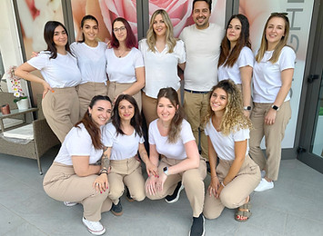 foto di gruppo staff.jpg