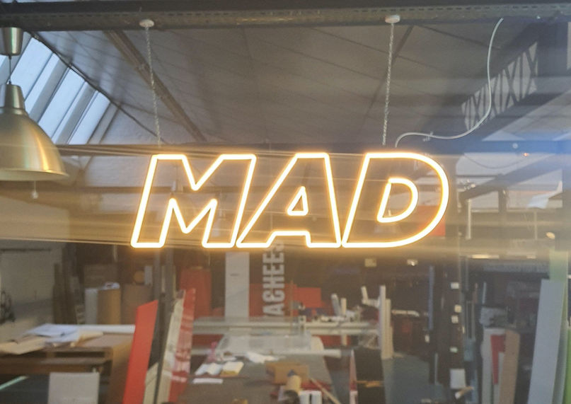 enseigne néon point made lille