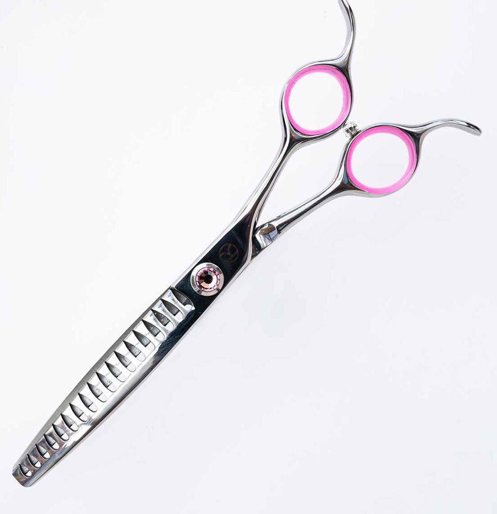Thumbnail: Kanpeki Curved Chunker Scissor.