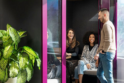 Meetingbox 4 personen zusammen