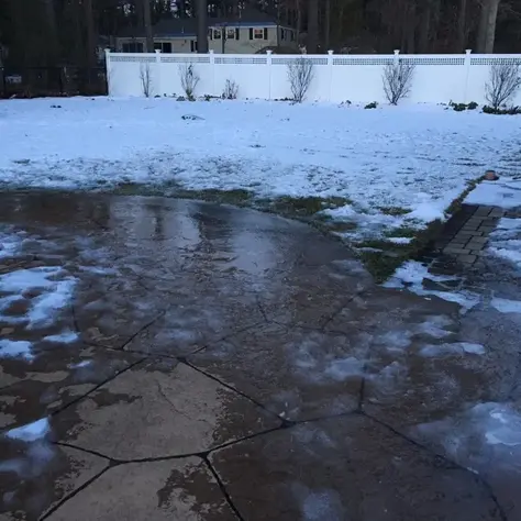 Prevent flooding and erosion this spring in Montreal with Lavé-Uni Montréal: drainage solutions, catch basins, leaf filters, and seasonal property maintenance.