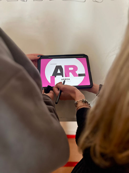 Imagen Ipad + logo.jpg