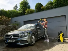 Mesin Cuci Mobil dan Motor Karcher